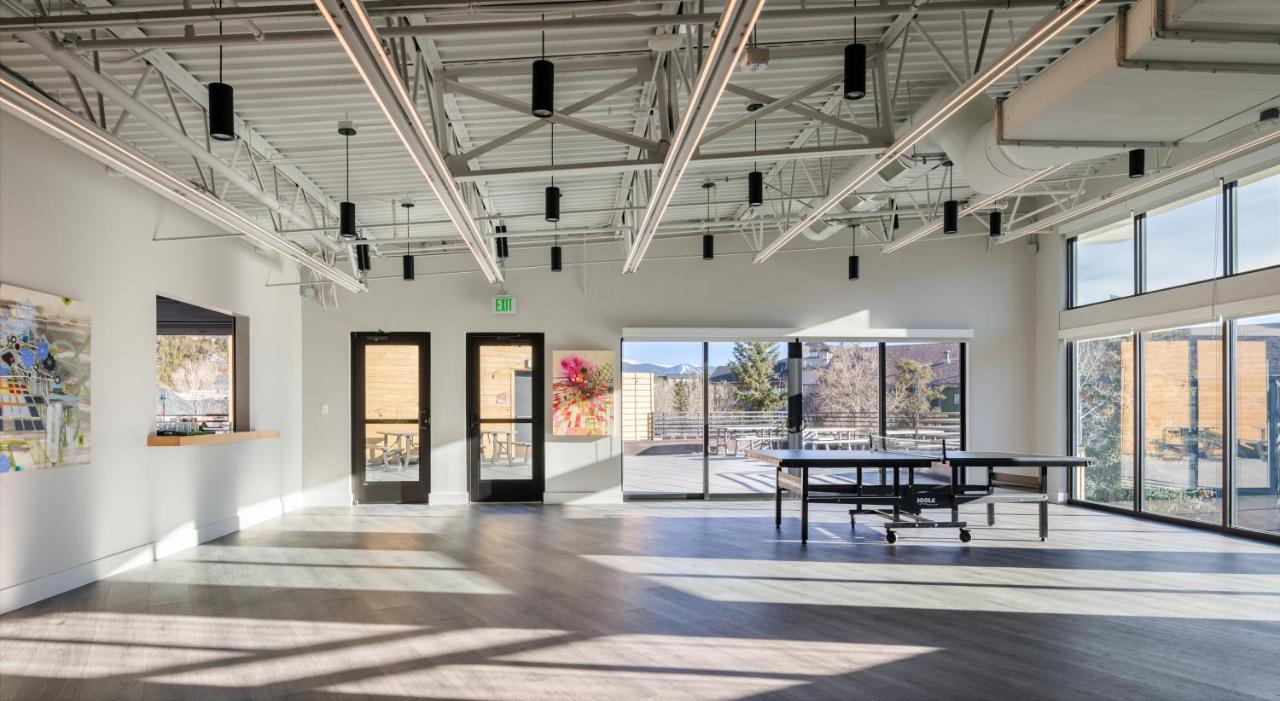 The Block Hotel & Commons Silverthorne Exterior foto